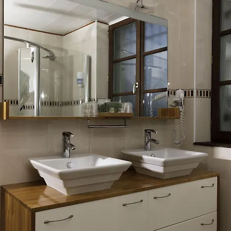 Hotel L'ecrin 3*